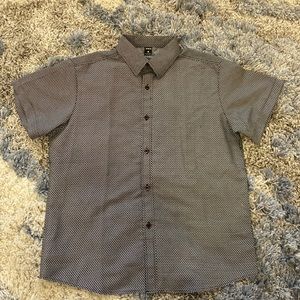 Extremely stylish, men’s short sleeve, Dress shirt
